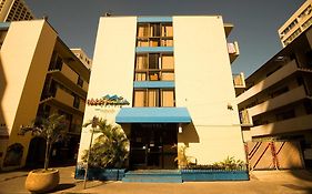 Waikiki Beachside Hostel